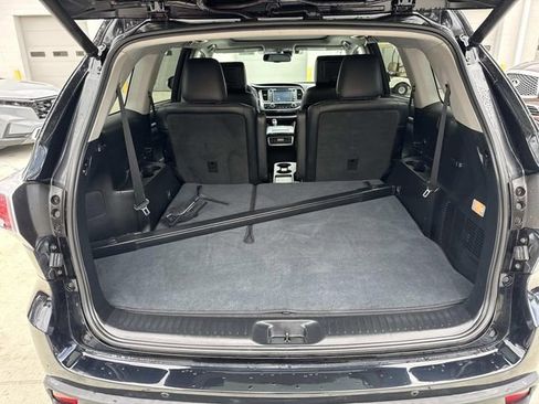 Used 2016 Toyota Highlander Limited Platinum FWD image 8