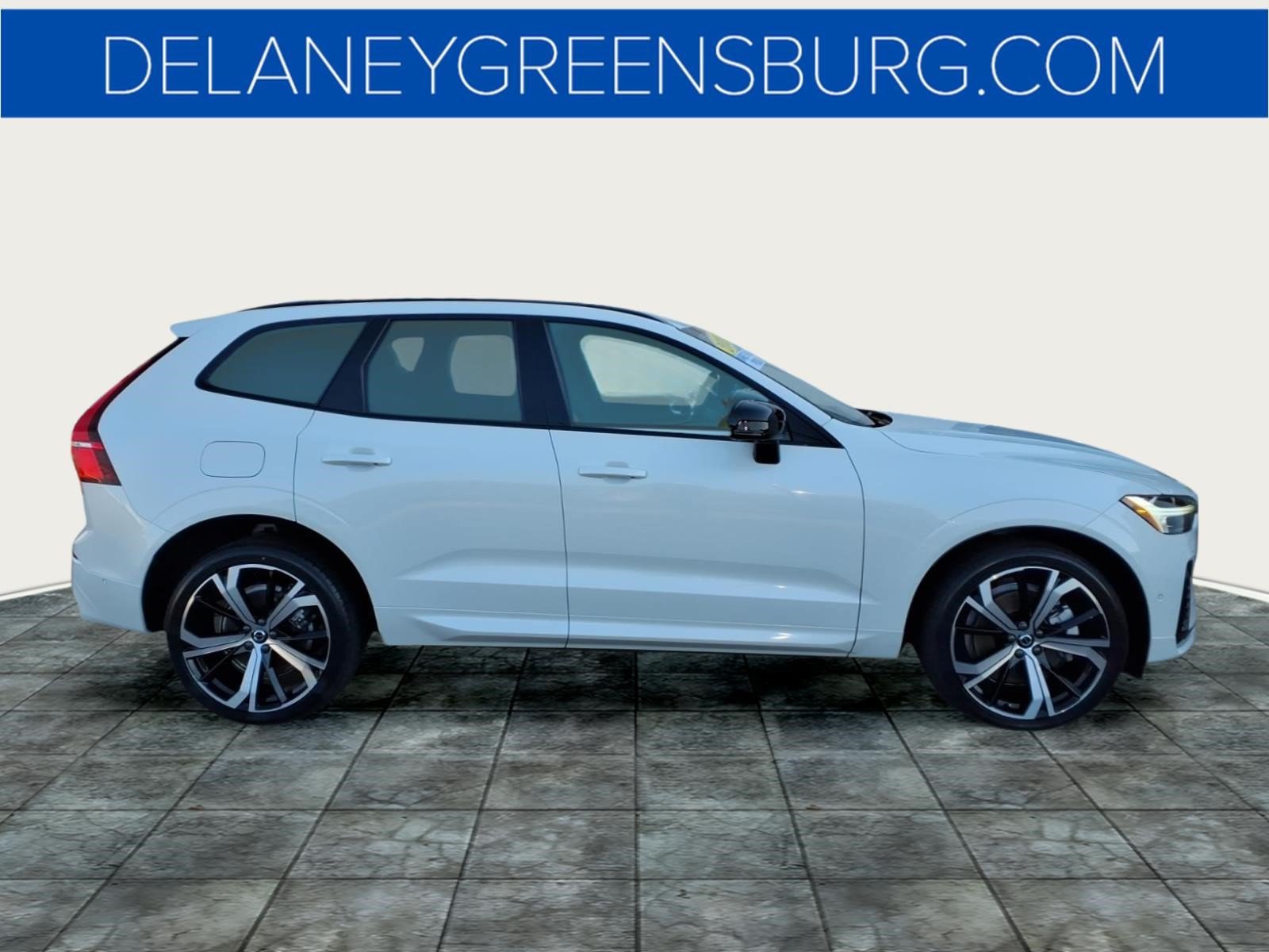 Used 2024 Volvo XC60 T8 Ultimate w/ Protection Package Premier AWD/4WD image 2