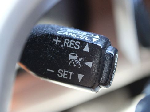 Used 2016 Toyota Sequoia Platinum image 28