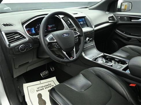 Certified 2019 Ford Edge ST w/ Convenience Package image 9