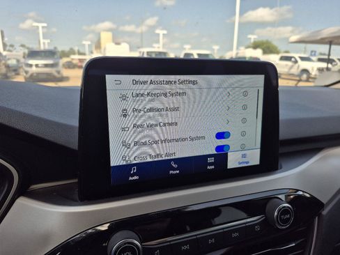 Used 2020 Ford Escape SE FWD image 2