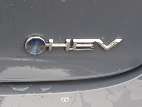 Used 2026 Toyota Prius LE AWD/4WD image 8
