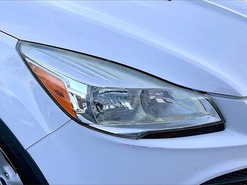 Used 2015 Ford Escape SE image 27