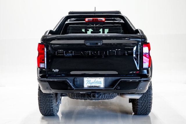 Used 2025 Chevrolet Colorado ZR2 w/ Midnight Edition AWD/4WD image 34