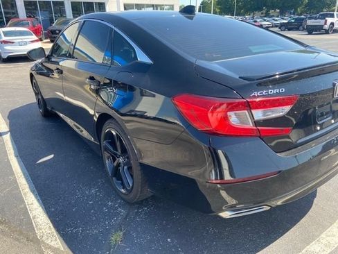 Used 2018 Honda Accord Sport image 12