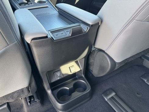 Used 2025 Toyota Sienna XLE image 11