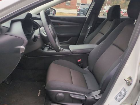 Certified 2025 MAZDA MAZDA3 s w/ Black Accent Package image 22