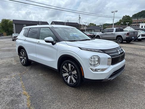 Used 2025 Mitsubishi Outlander SE AWD/4WD image 7