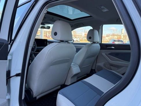 New 2026 Volkswagen Jetta SE FWD image 14
