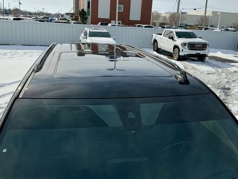 Used 2021 GMC Yukon XL AT4 w/ AT4 Premium Package image 12