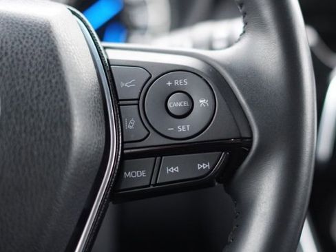 Certified 2024 Toyota Venza XLE image 25