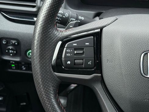 Certified 2025 Honda Ridgeline Black Edition image 22