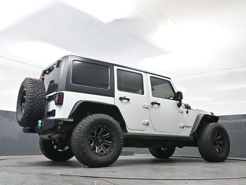 Used 2016 Jeep Wrangler Unlimited Rubicon w/ Connectivity Group image 22