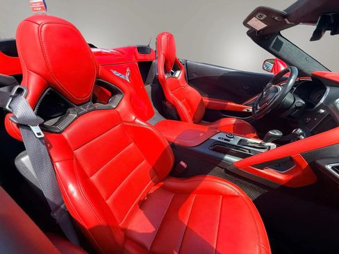 Used 2015 Chevrolet Corvette Z06 w/ 3LZ Preferred Equipment Group RWD image 12
