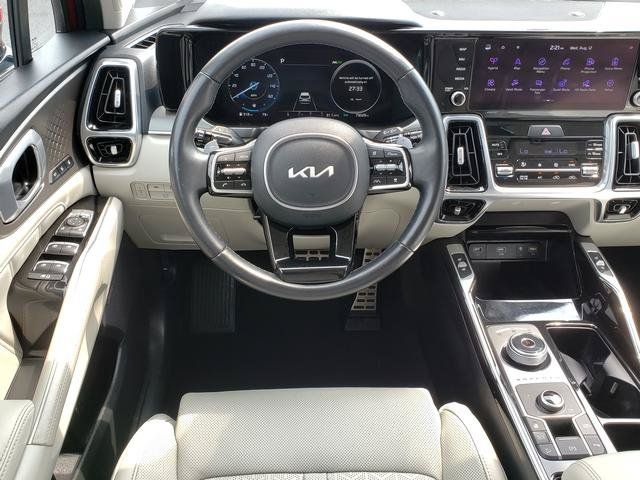 Certified 2023 Kia Sorento SX Prestige w/ Panoramic Sunroof Package AWD/4WD image 18