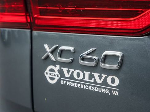 Used 2020 Volvo XC60 T6 Momentum w/ Protection Package Premier AWD/4WD image 11