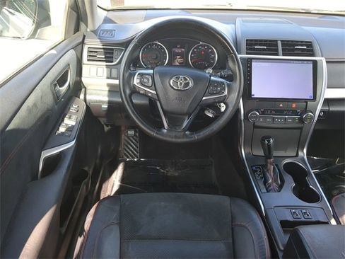 Used 2016 Toyota Camry XSE image 15