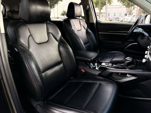 Used 2023 Kia Telluride LX AWD/4WD image 32