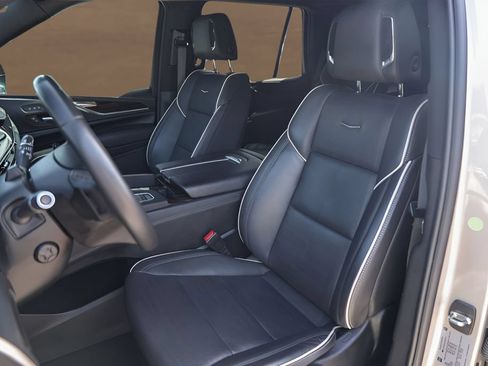 Certified 2024 Cadillac Escalade Premium Luxury RWD image 7