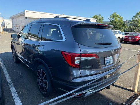 Used 2019 Honda Pilot Touring image 2