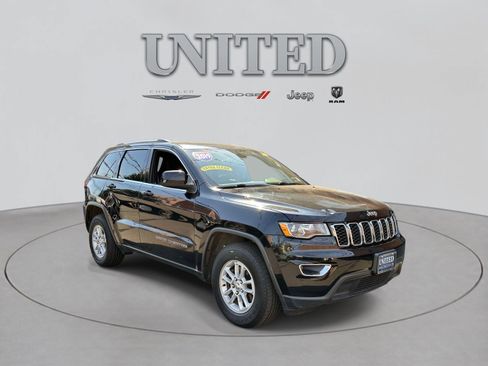 Used 2019 Jeep Grand Cherokee Laredo AWD/4WD image 1