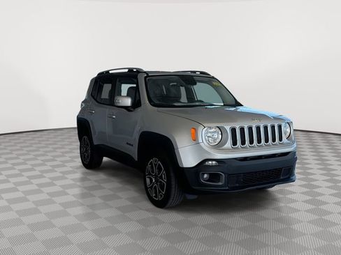 Used 2017 Jeep Renegade Limited image 2