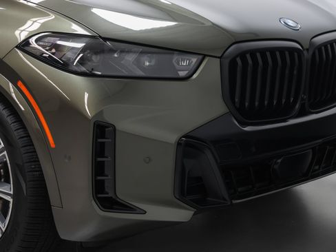 Used 2026 BMW X5 xDrive50e w/ M Sport Package AWD/4WD image 19