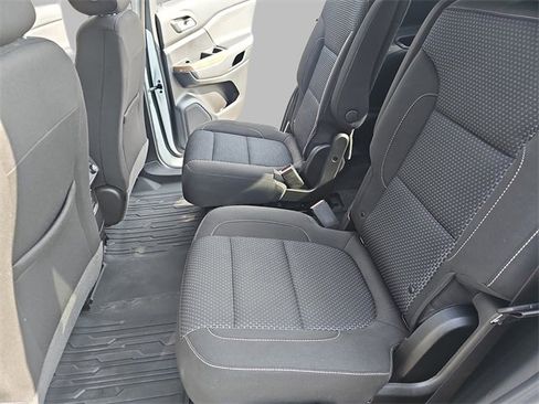 Certified 2023 GMC Acadia SLE w/ Driver Convenience Package image 15