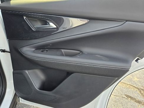 New 2026 Chevrolet Blazer EV LT image 9