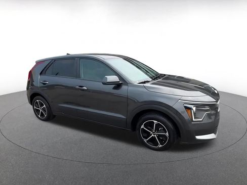 Used 2026 Kia Niro LX FWD image 2