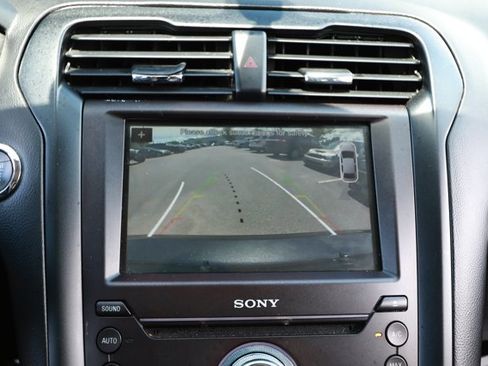 Used 2018 Ford Fusion Titanium FWD image 17