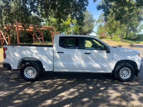 Used 2019 Chevrolet Silverado 1500 W/T w/ Trailering Package AWD/4WD image 4