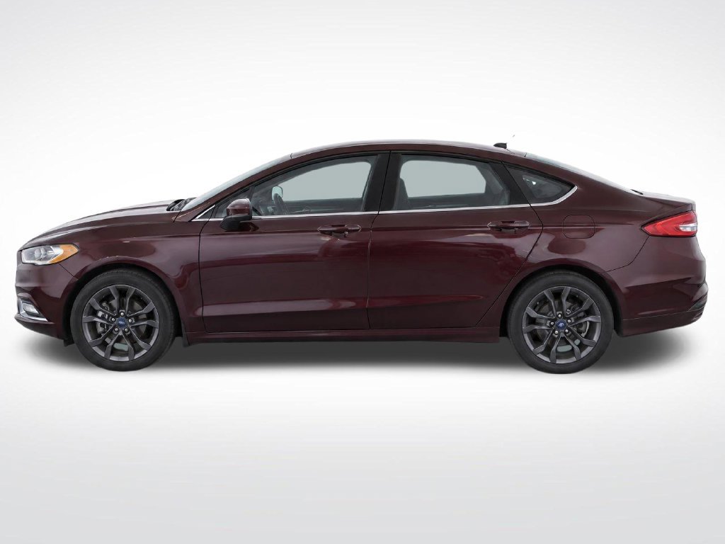 Used 2018 Ford Fusion SE w/ Equipment Group 201A FWD image 7