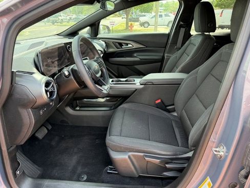 Used 2025 Chevrolet Equinox EV LT image 12