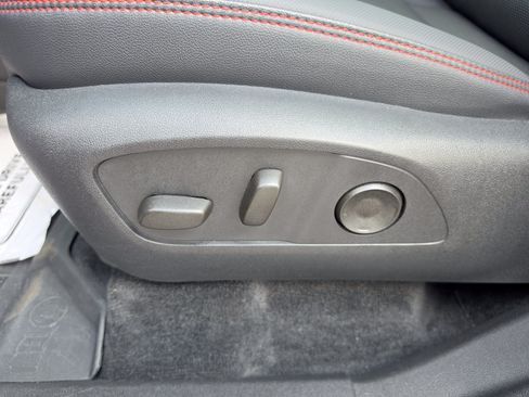 Used 2024 Chevrolet Traverse RS w/ LPO, Floor Liner Package AWD/4WD image 24