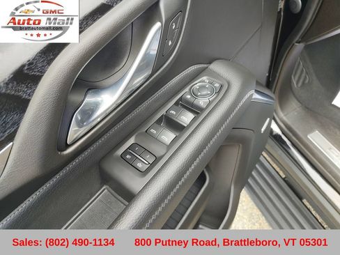 Used 2021 GMC Yukon XL Denali w/ Denali Premium Package AWD/4WD image 12