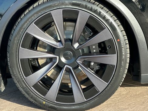 Used 2022 Tesla Model X Plaid image 32