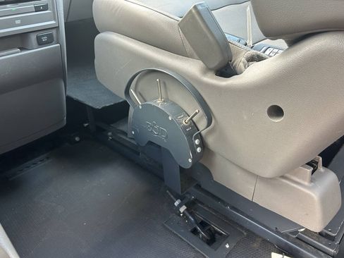 Used 2015 Honda Odyssey Touring Elite image 5