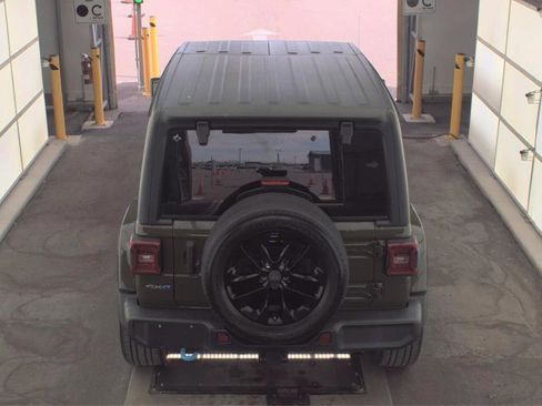 Used 2023 Jeep Wrangler Unlimited Sahara AWD/4WD image 6