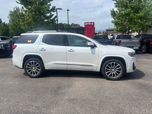 Used 2023 GMC Acadia Denali w/ Denali Ultimate Package AWD/4WD image 5