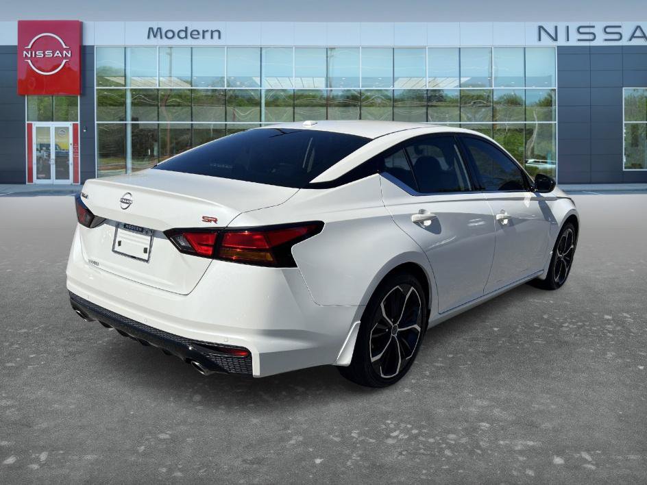 Certified 2024 Nissan Altima 2.5 SR w/ SR Premium Package FWD image 5