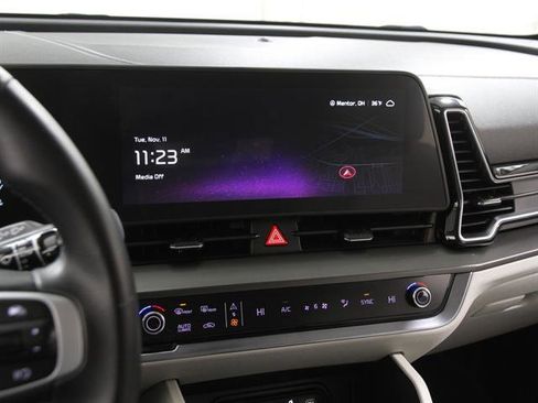 Used 2023 Kia Sportage EX image 9