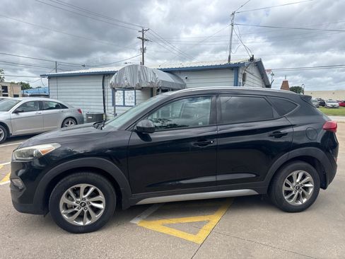Used 2017 Hyundai Tucson SE w/ SE Popular Package 02 FWD image 4