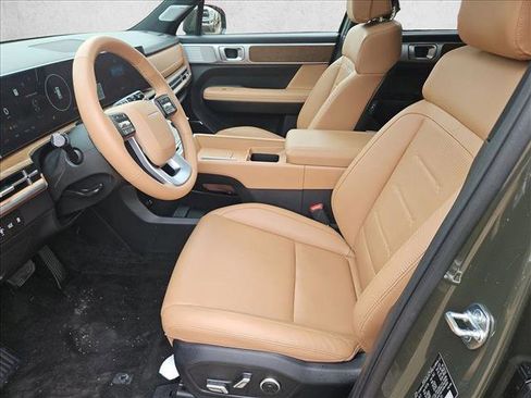 Used 2025 Hyundai Santa Fe Limited FWD image 7