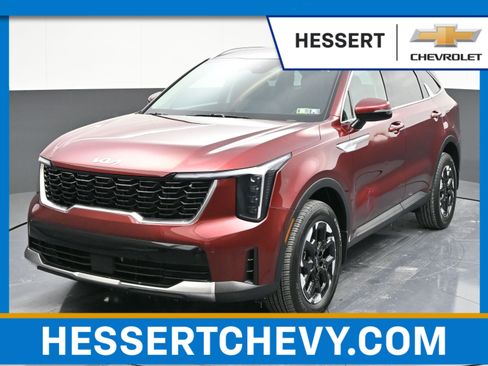 Used 2025 Kia Sorento S image 1