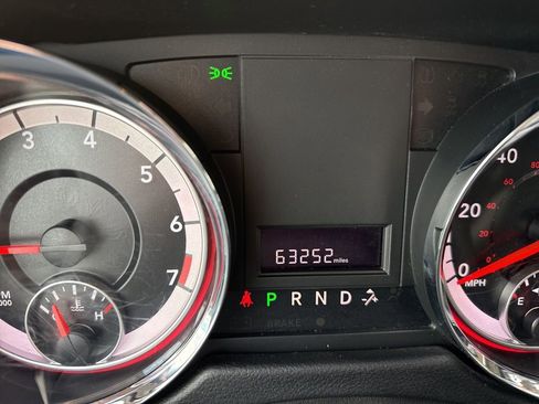 Used 2019 Dodge Grand Caravan SE w/ UConnect Hands-Free Group image 19