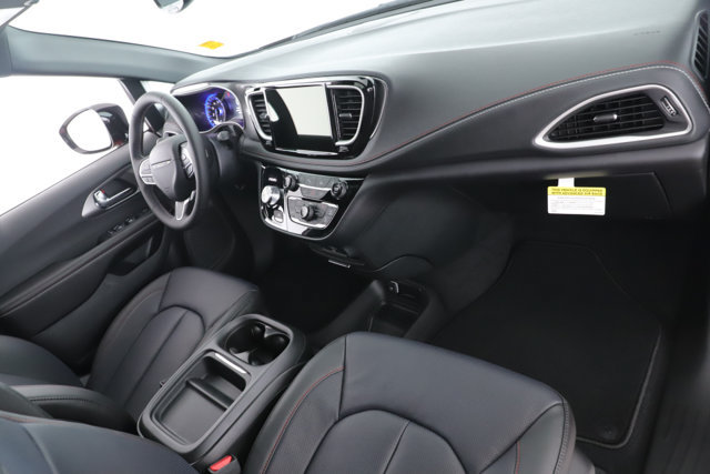 New 2027 Chrysler Pacifica Select FWD image 31