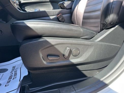 Used 2023 Ford Edge SEL image 29