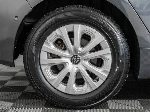 Certified 2022 Toyota Prius LE image 20