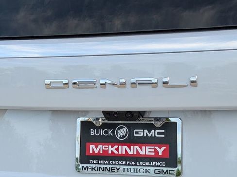 New 2026 GMC Yukon XL Denali w/ Denali Reserve Package RWD image 7